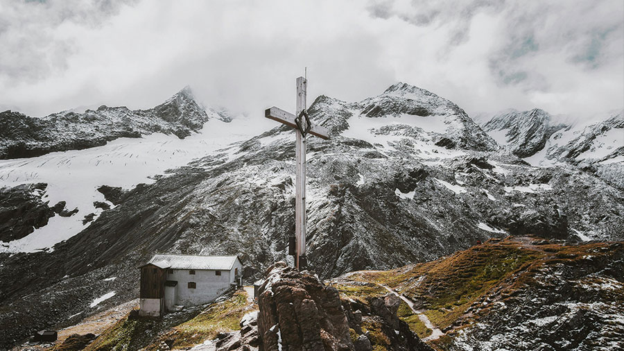 11 08 Mdm Confessons W