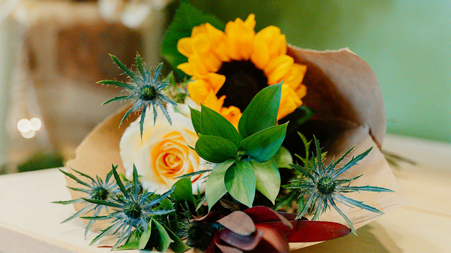 04 30 Mdm Tout Est a Nous W