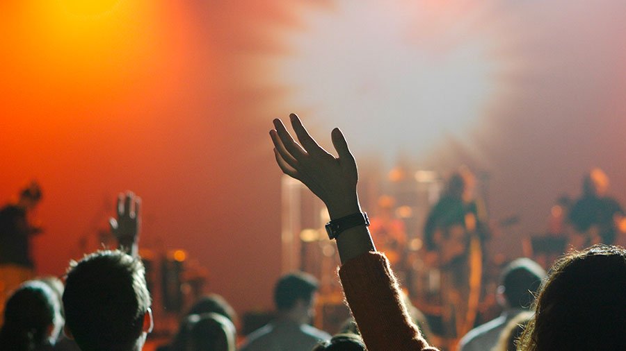 08 31 Mdm Sacrifice De Louange W