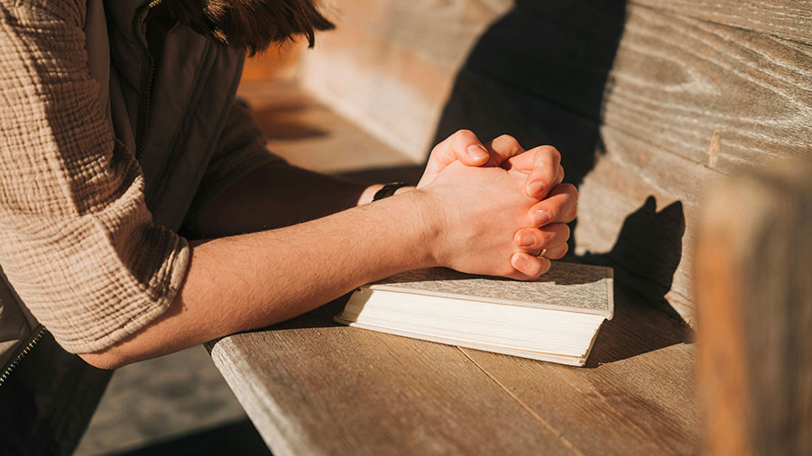 04 06 Mdm Prieres Supplications W