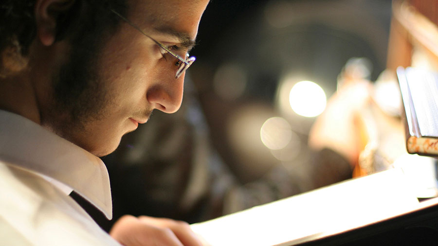 07 30 Mdm Jeune Homme Riche W